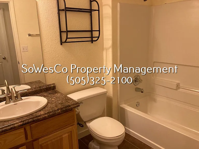 961 Katherine Ave — Photo 13