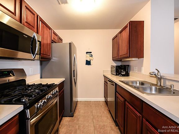 3rd image of 1753 Addington Ln