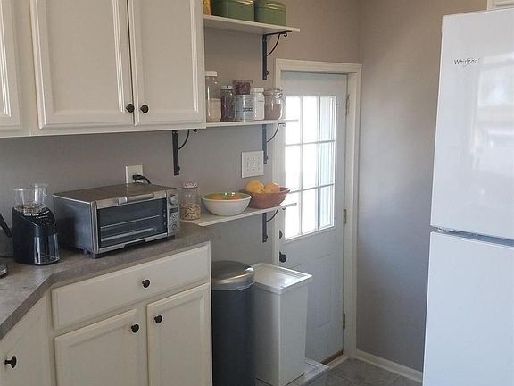 5th image of 1334 Shirley Dr