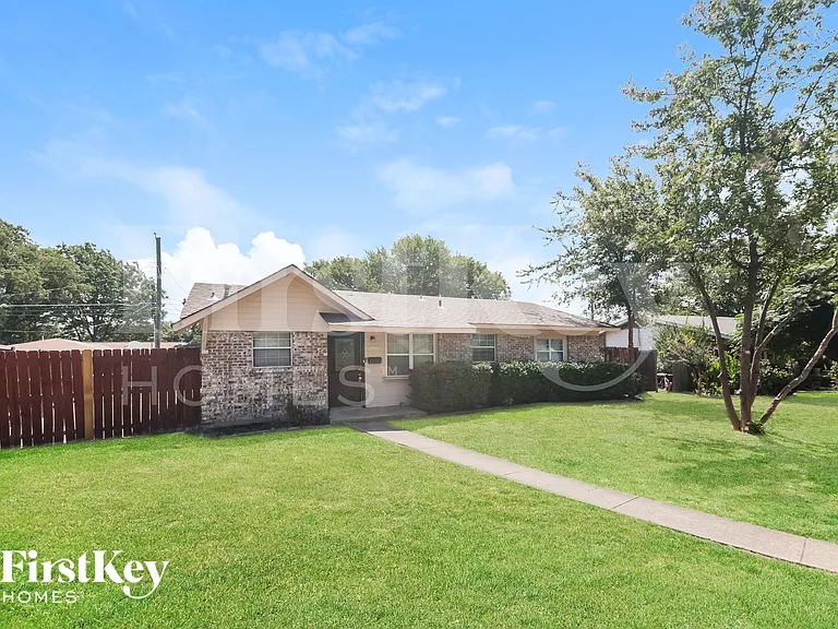 1600 Judy Dr — Photo 2