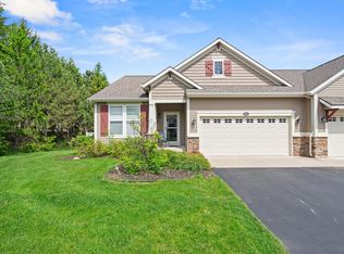 855 Cooks Crossing Dr SE, Byron Center, MI 49315