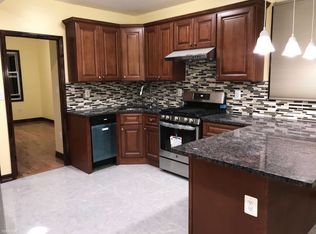 6702 52nd Ave, Maspeth, NY 11378