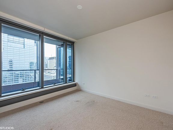 5th image of 60 E Monroe St Unit 3105