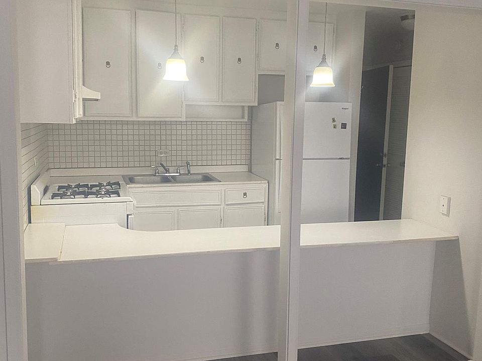 1st image of 3006 S Archer Ave #2FW