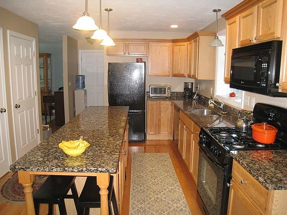 5th image of 25 Magnavista Dr