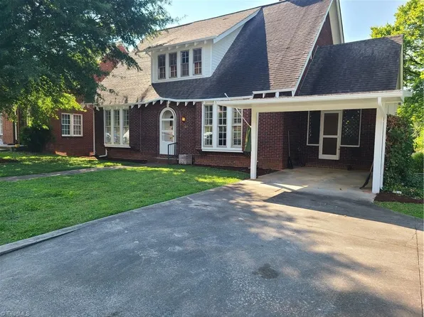 509 D St, North Wilkesboro, NC 28659