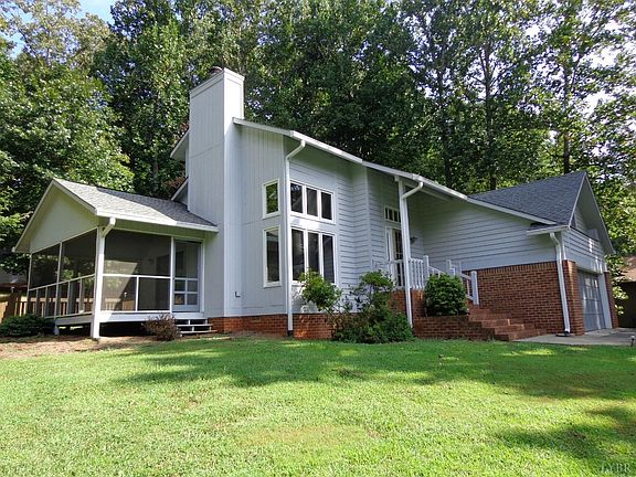 3rd image of 410 Lake Vista Dr