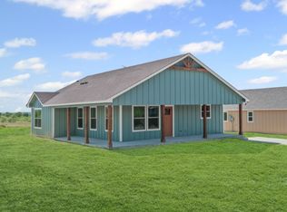 219 Thomas St, Rogers, TX 76569