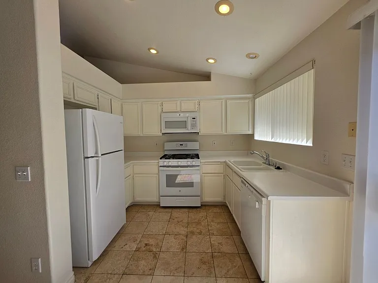 1641 Eagle Peak Way — Photo 9