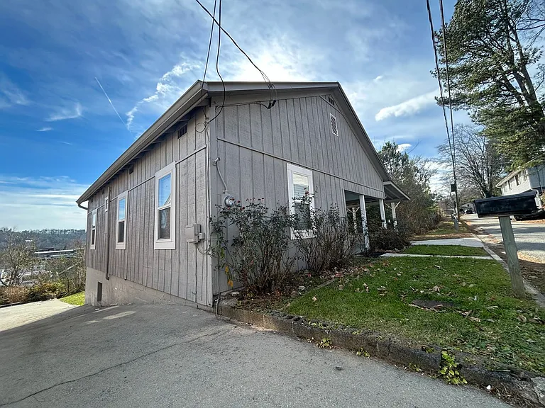 106 Kell St — Photo 34