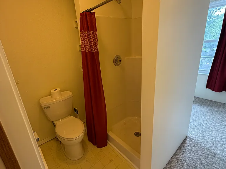 620 S Logan Blvd — Photo 11