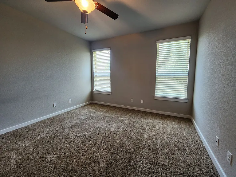 546 Creekside Frst — Photo 9