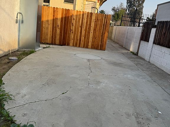 4th image of 3070 E Illinois Ave