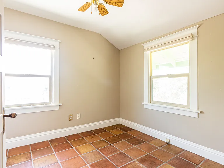 1221 Main St — Photo 39