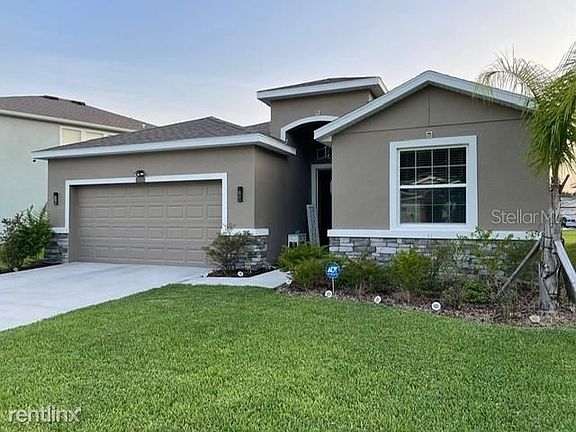 3rd image of 33034R Sand Creek Dr
