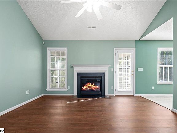 5th image of 601 Cardinal Woods Way