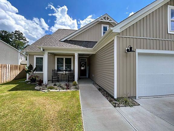 3rd image of 8831 Colbert Place Dr