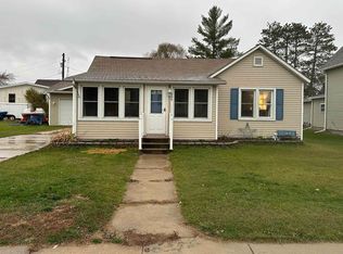 208 E Chestnut St, Pardeeville, WI 53954