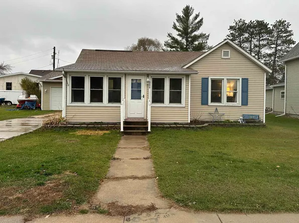 208 E Chestnut St, Pardeeville, WI 53954