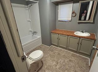 1513 Pheasant Run Dr, Flint, MI 48532