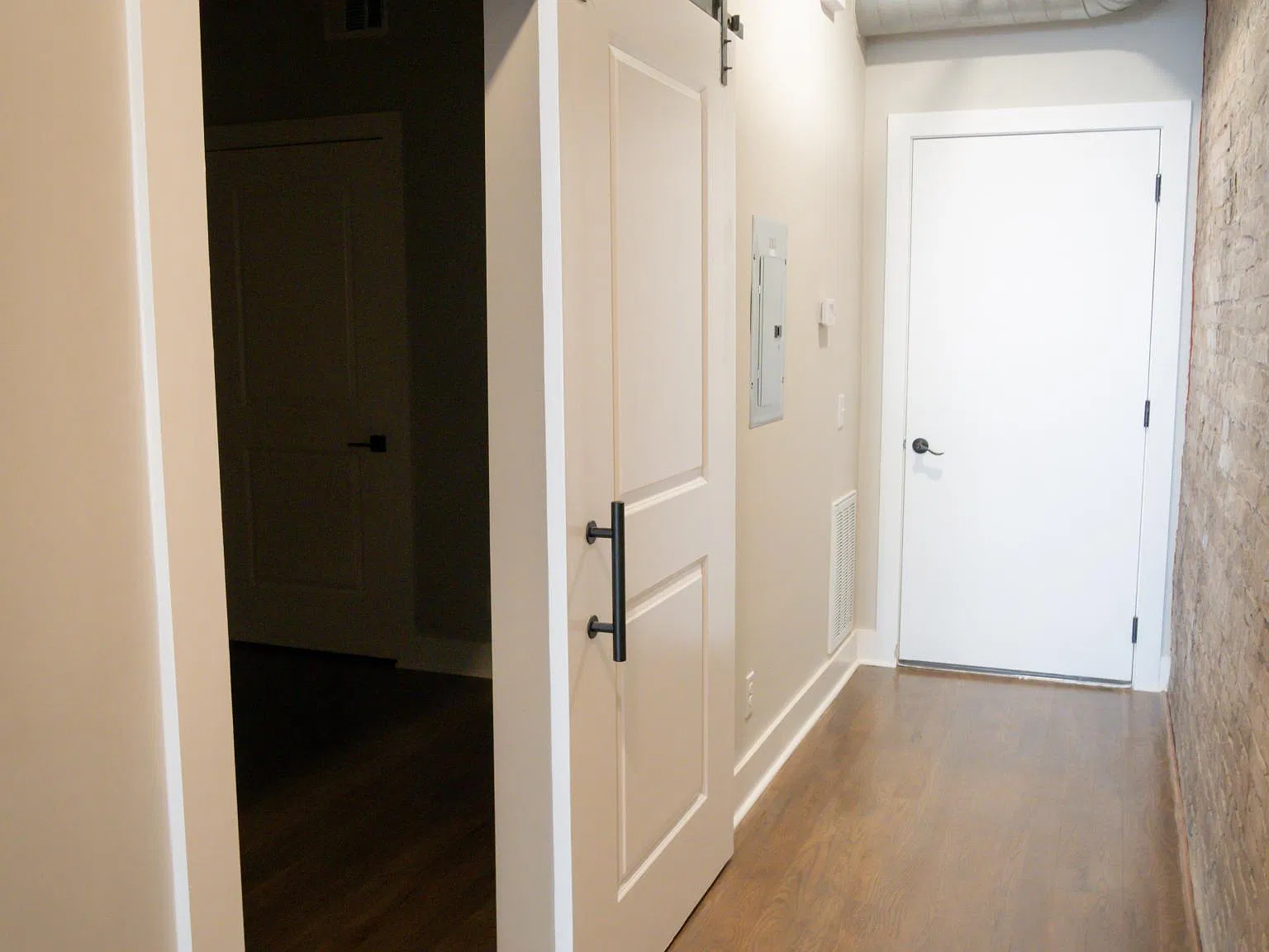 1 bed, 592 sqft, $1,200 — Photo 4