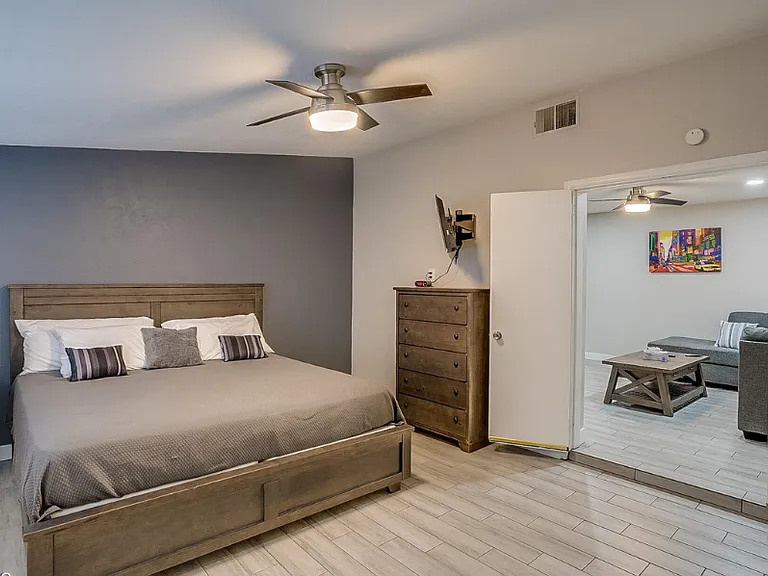 7220 E Portland St #1 — Photo 1