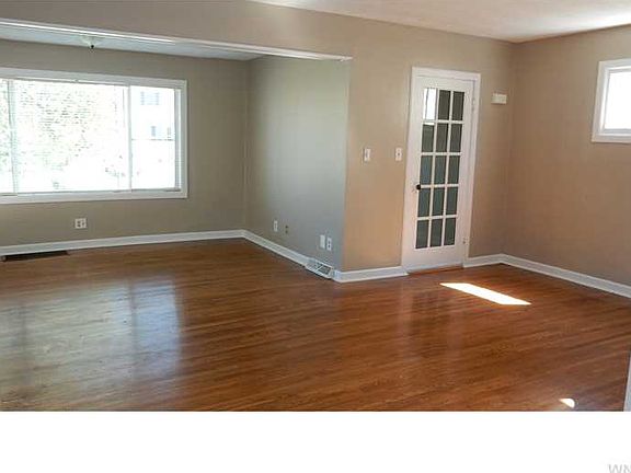 3rd image of 253 Villa Ave
