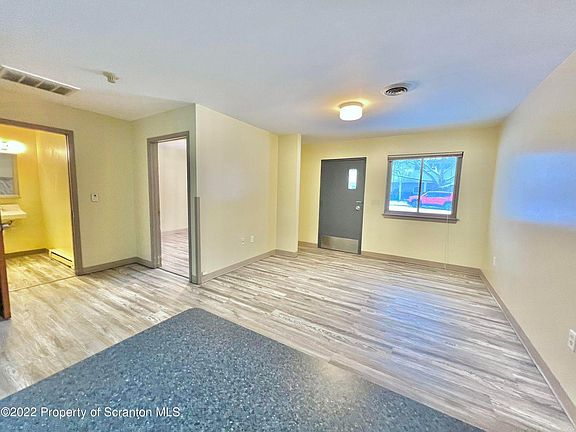 5th image of 303 Emmett St #303
