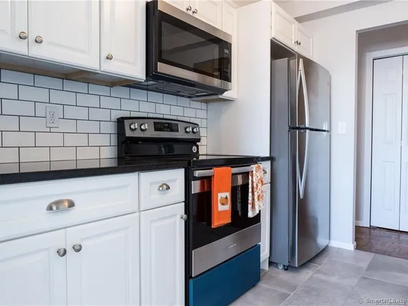 887 Farmington Avenue #6J, West Hartford, CT 06119