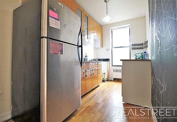 3rd image of 411 Rogers Ave APT 1
