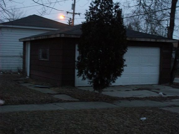 2nd image of 14439 S Lowe Ave