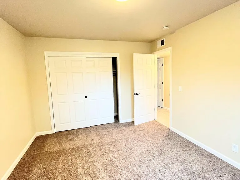 0750 - 50 Cameo Dr — Photo 10