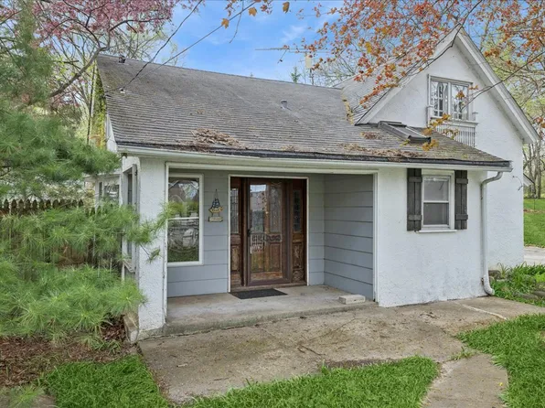 709 Regner Rd, McHenry, IL 60051