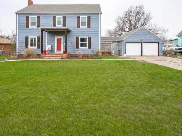 710 Jackson St, Perry, OK 73077