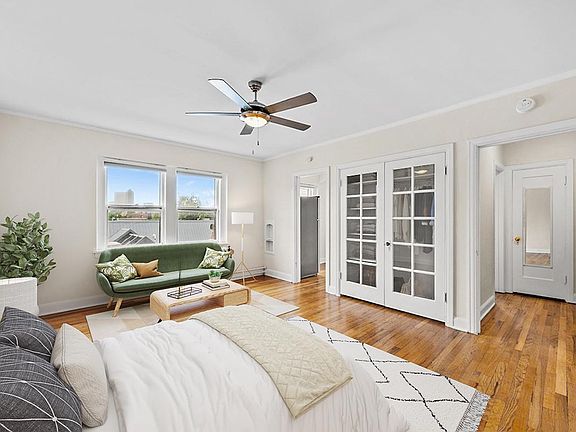 2nd image of 1515 Vine St APT 7