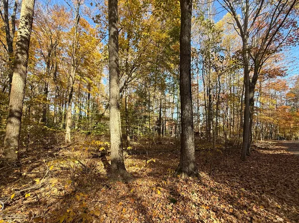 8325 E Lake Shore Dr, Rockville, IN 47872