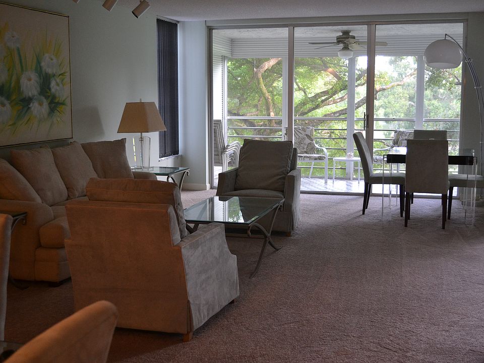 1st image of 3930 Oaks Clubhouse Dr APT 305