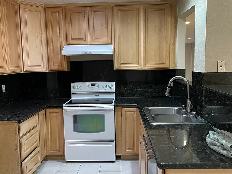 1585 Galena Dr — Photo 3
