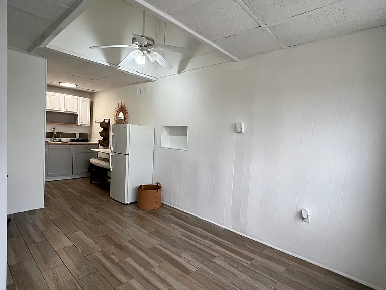 370 NE 166th St #B — Photo 14