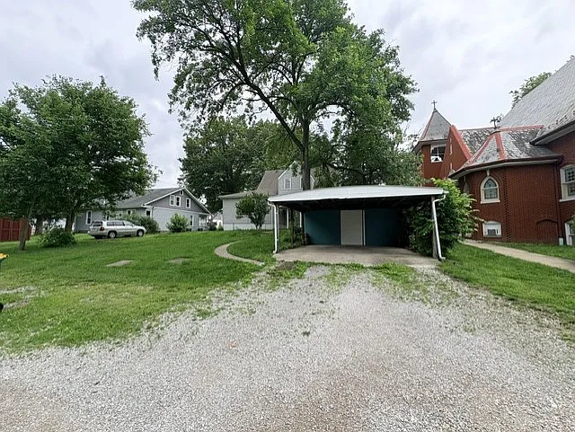 513 W Saint Louis St — Photo 27