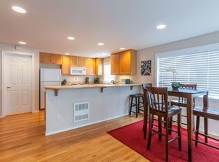 712 N 45th St #A, Seattle, WA 98103