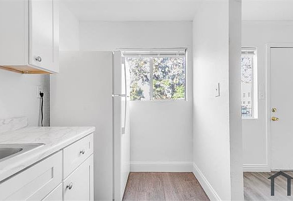 5th image of 11901 S San Pedro St #C