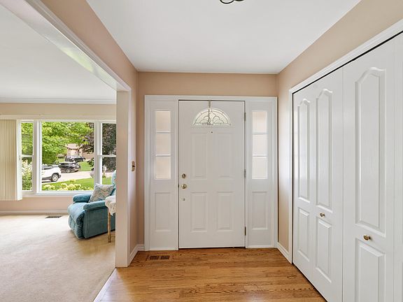 4th image of 44200 Galway Dr