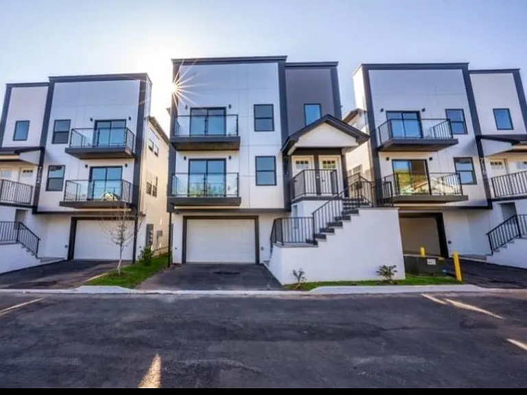 730 Seaport Dr — Photo 1