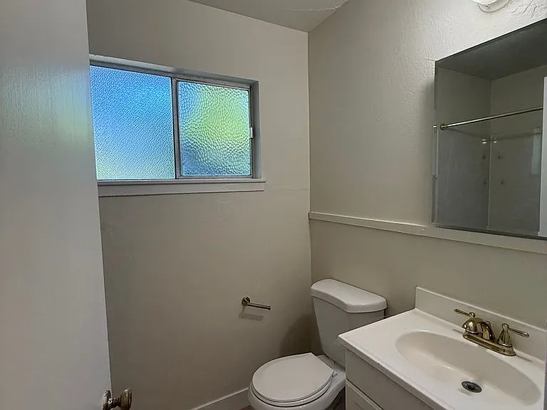 750 B St #1-16 — Photo 5