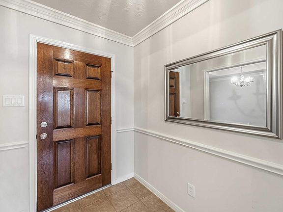 4th image of 6802 Travis St