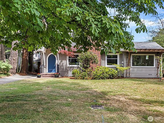 2nd image of 11048 23rd Avenue NE