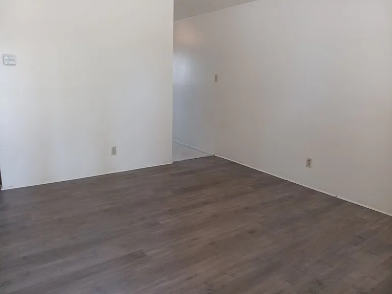 4601 Douglas Macarthur Rd NE — Photo 3