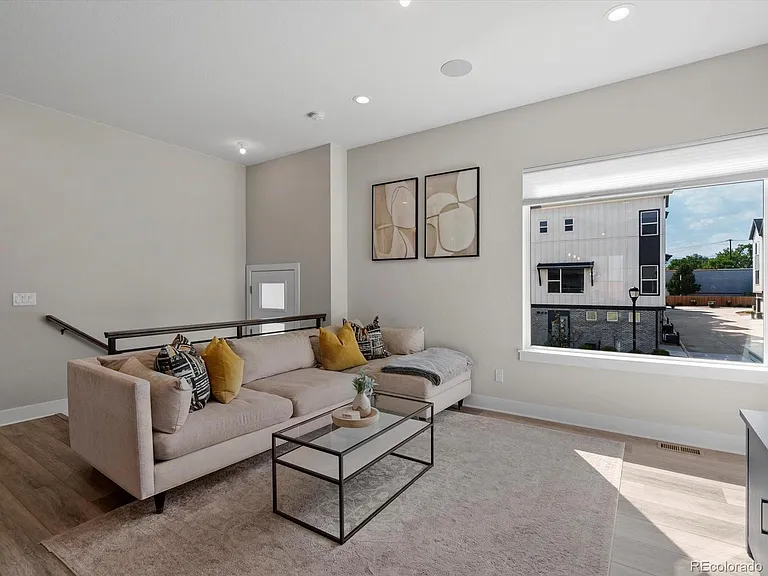 5194 Vivian St — Photo 4