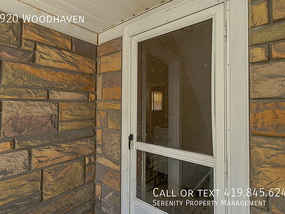 2nd image of 3920 Woodhaven Dr